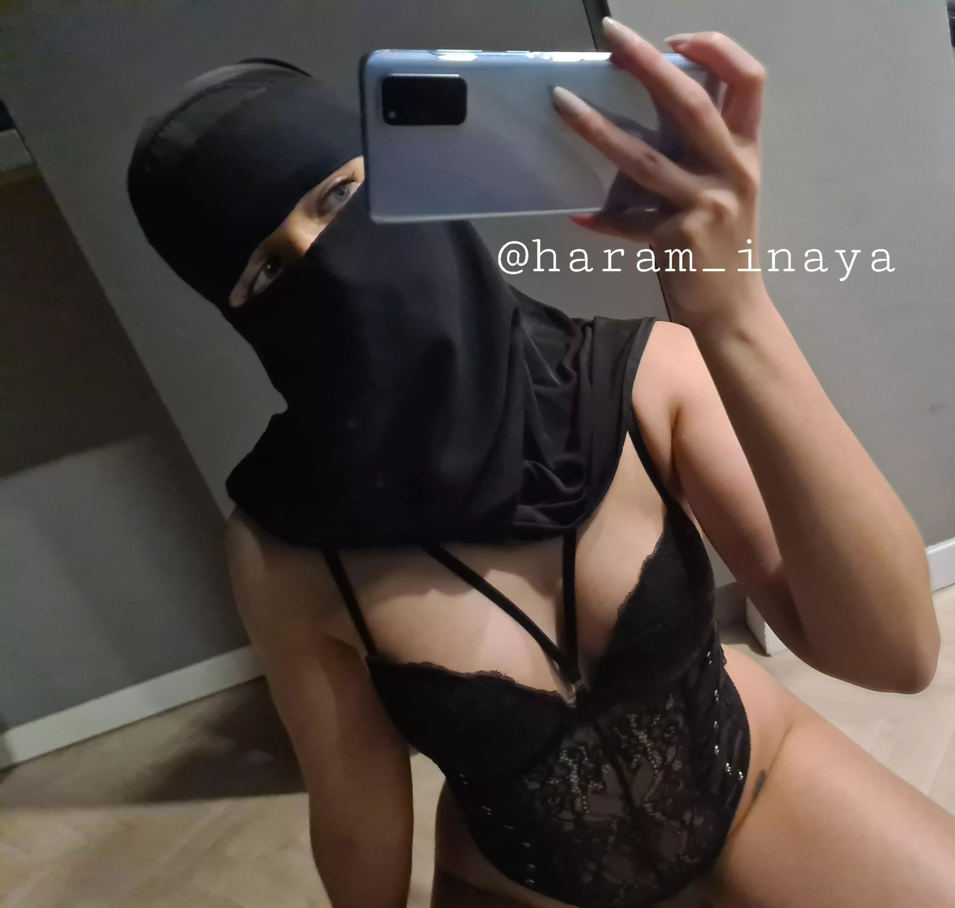 Wearing new lingerie under my abaya today 🤭