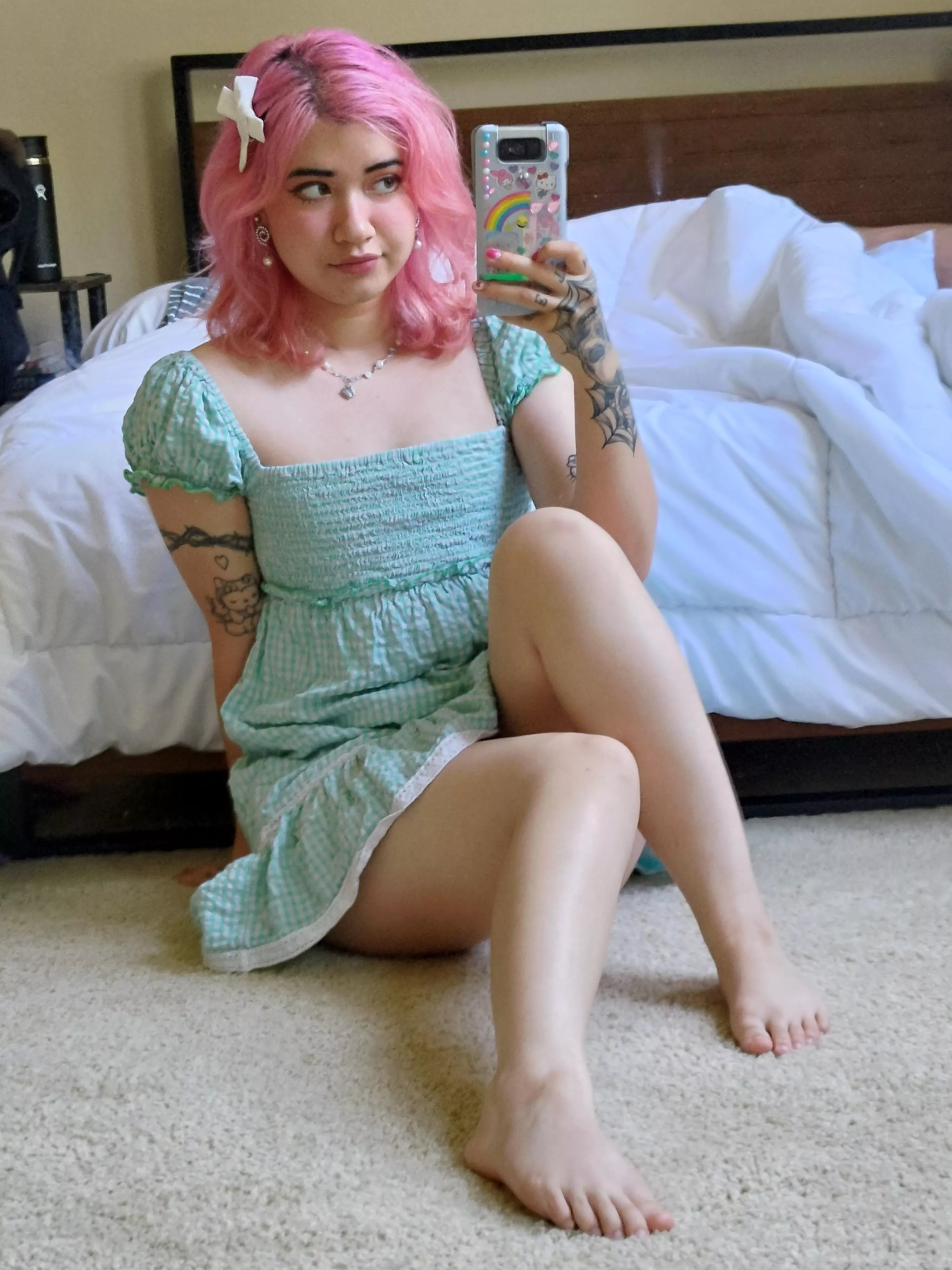 Who wants to go on a cozy picnic with me?