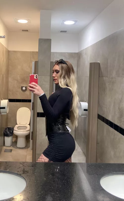 Would you like to receive my nudes?🤭