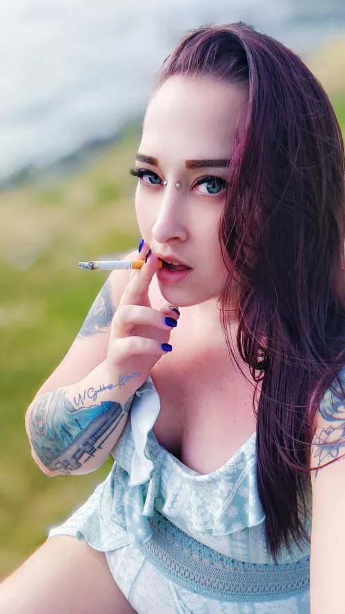 You can't take your eyes off me.