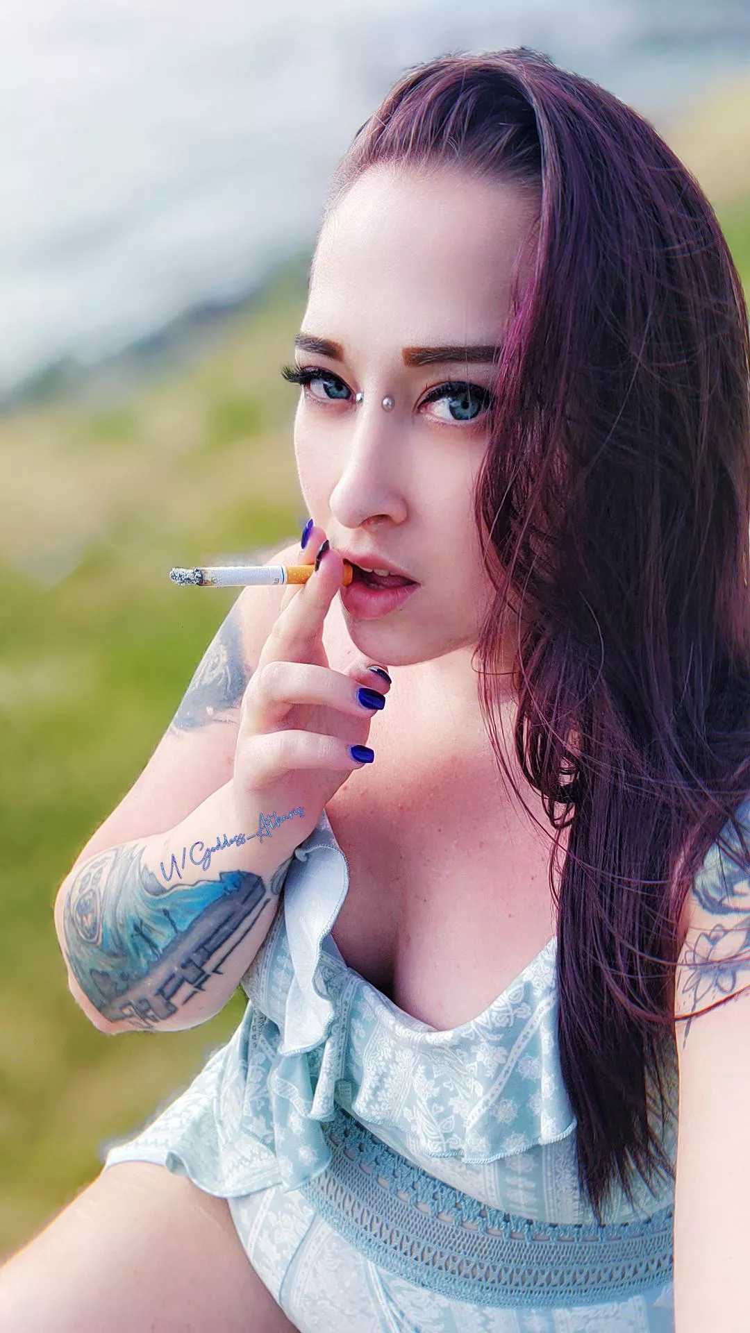 You can't take your eyes off me.