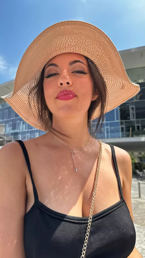 Braless and cuteee <3 Lazy sunday pic F10