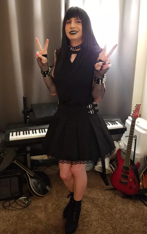 Can a smiling goth boy make your Monday a little better?