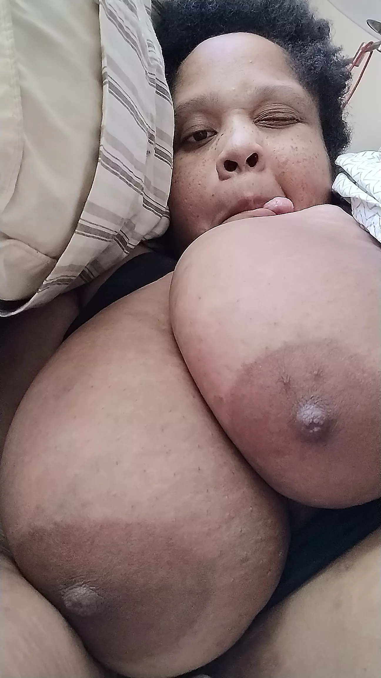 Do you like mommy slutty TIG ol BIDDIES!?