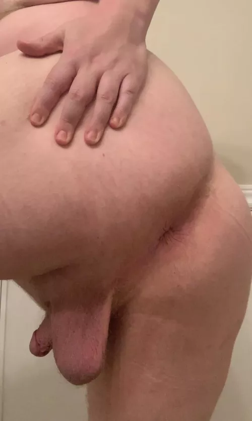 Do you like the view back there? 😏