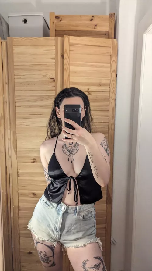 I feel very sexy wearing this crop top