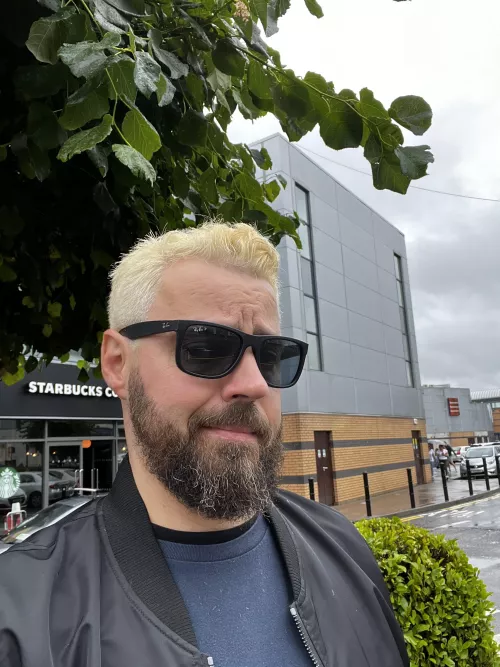 I wanted to go grey/blue, but it seems the dye didn’t work… now embracing the bleached blonde way!