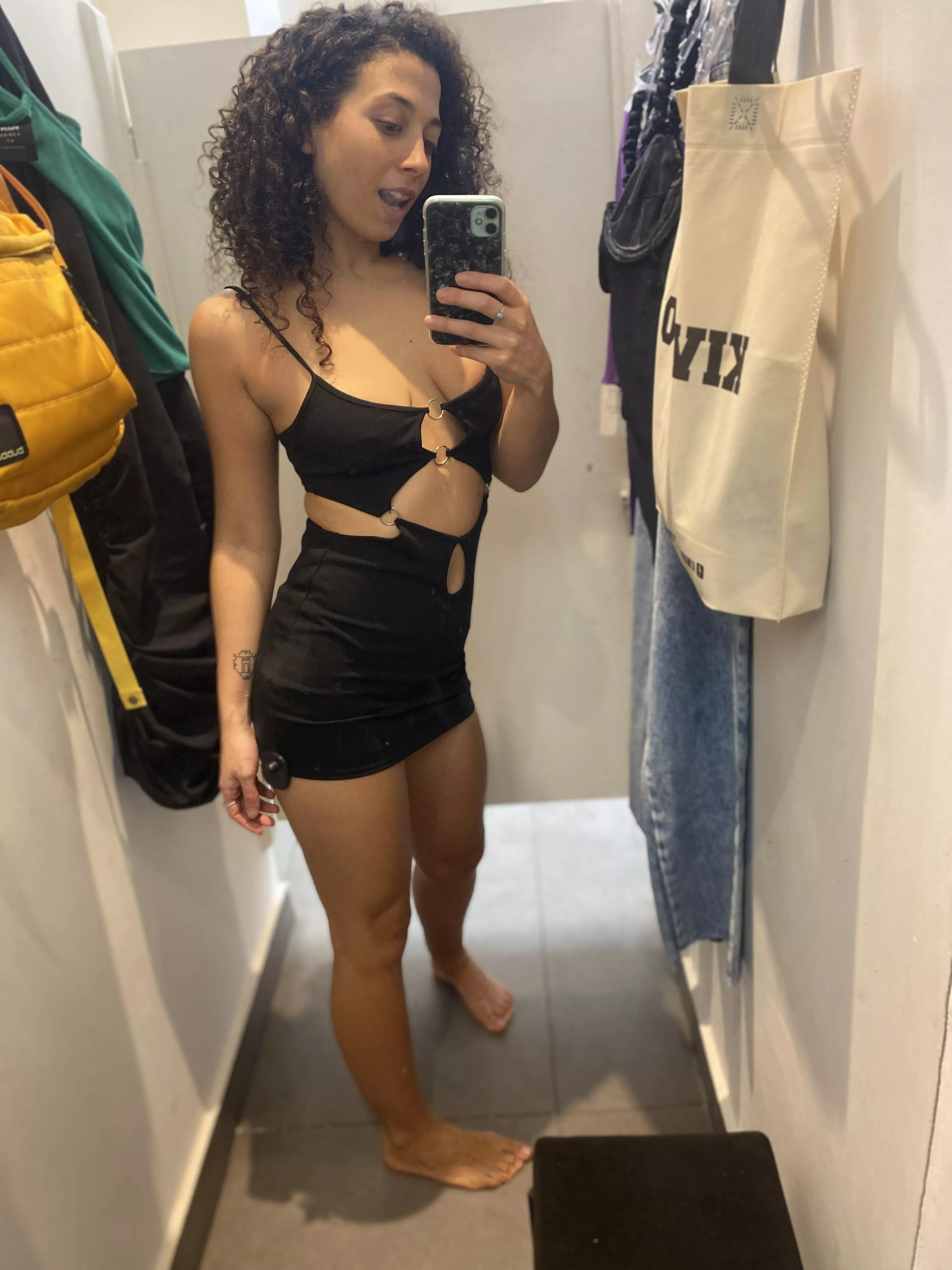 Idk if I should buy this dress