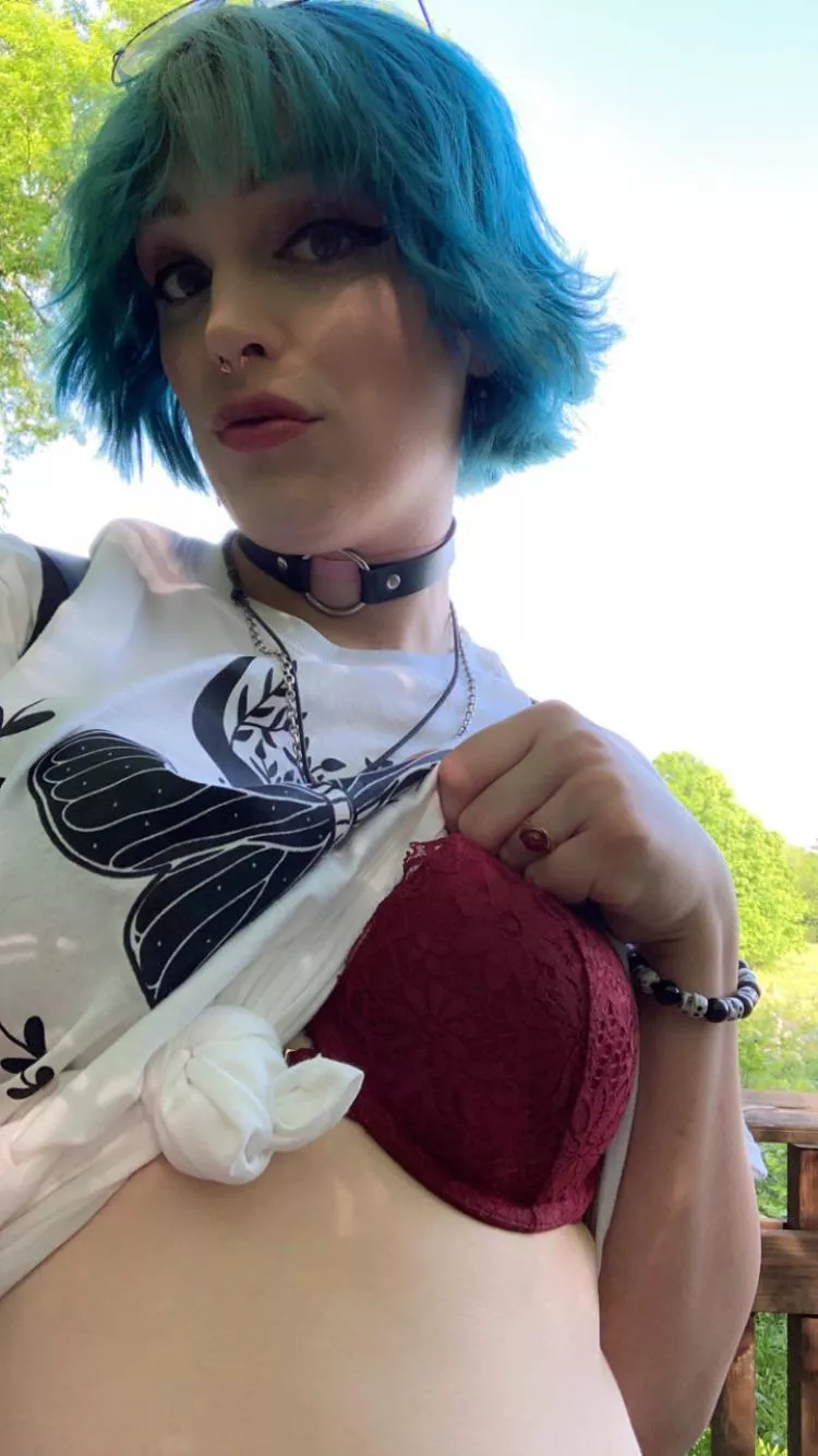 Keep your eyes peeled in the woods you might see some titty 🍒