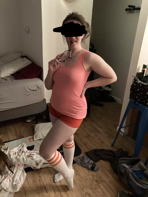 Pardon the mess. Spur of the moment amateur photo shoot ;)