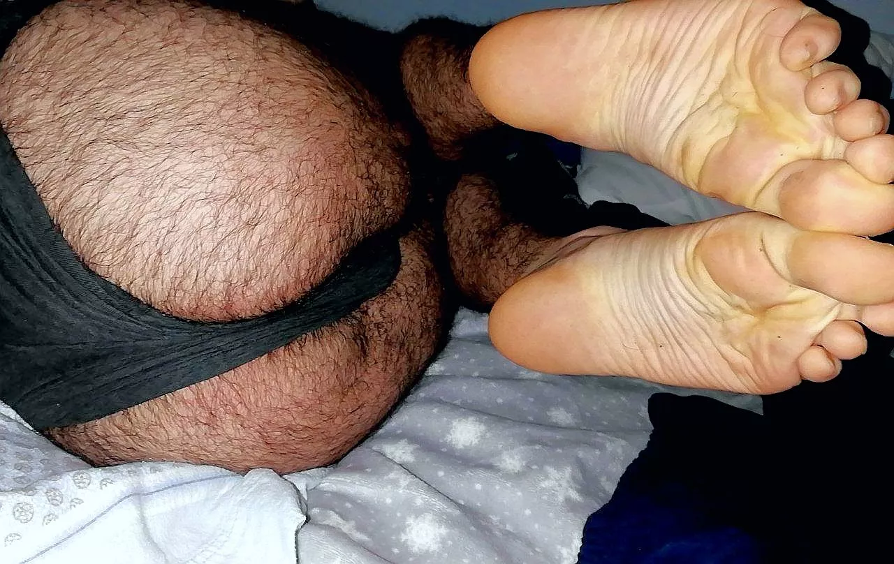 Say hi if you want more nudes in DM!