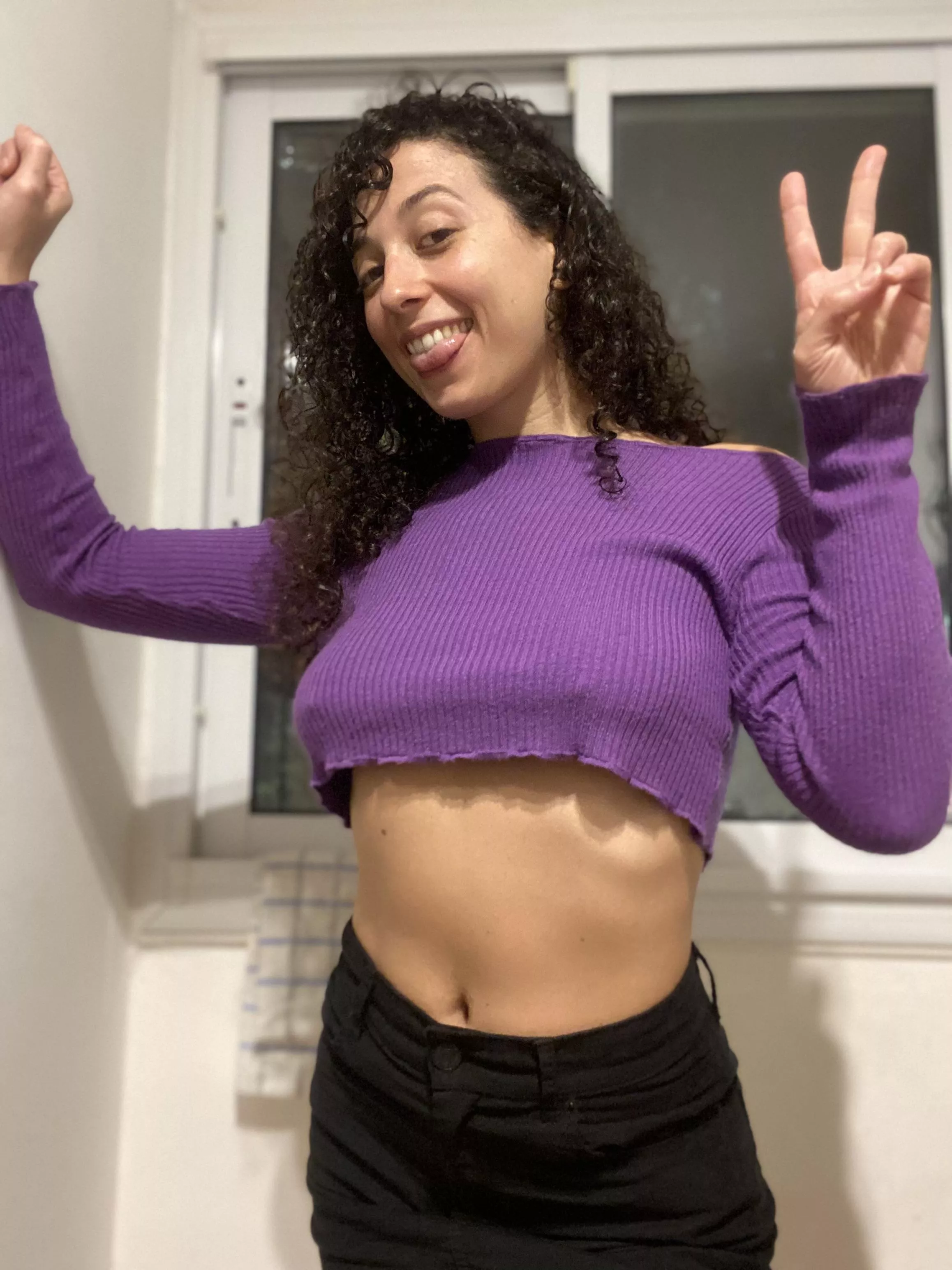 Who here likes long sleeves croptops?