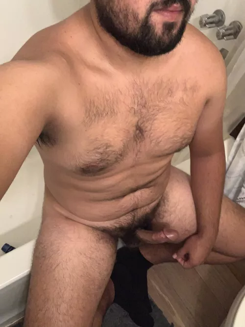 Who wants to watch me blow this huge load I been edging? 😈