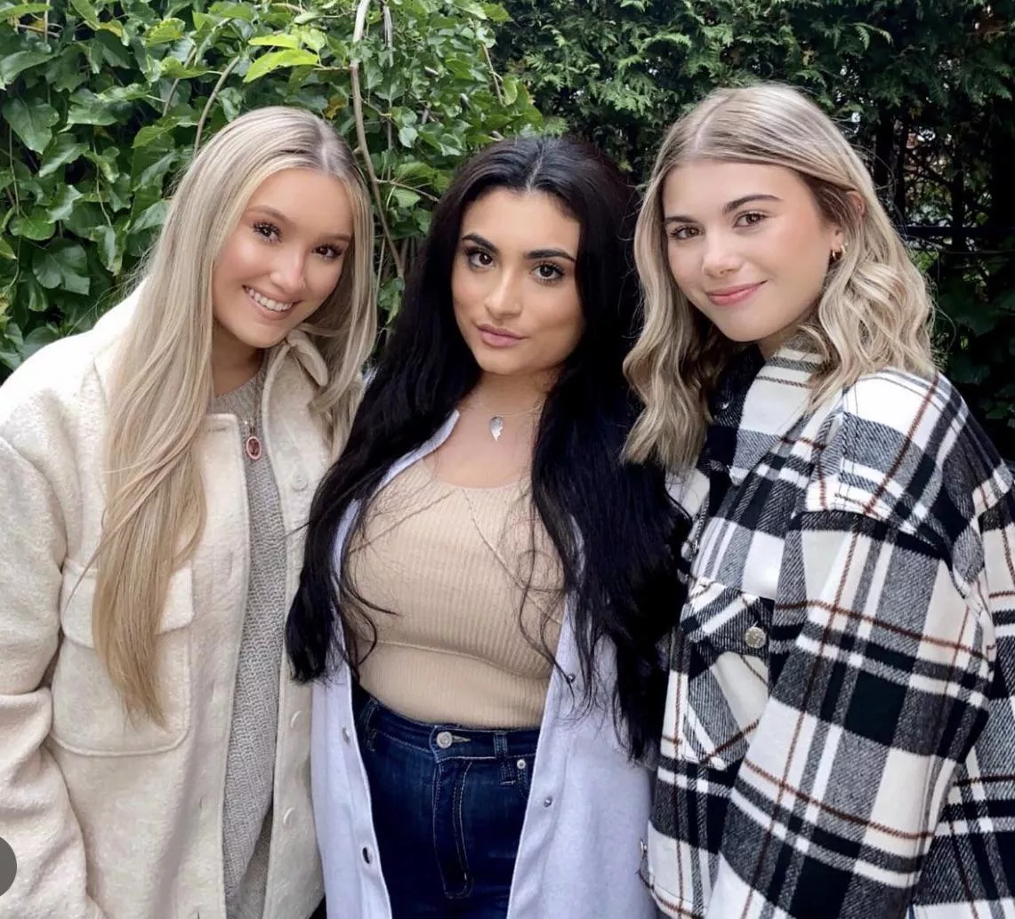 (18) line up, college freshman, enquire for more