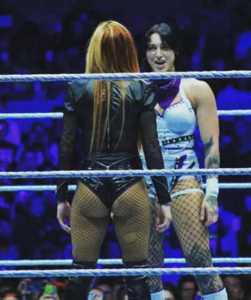 Becky Lynch ass
