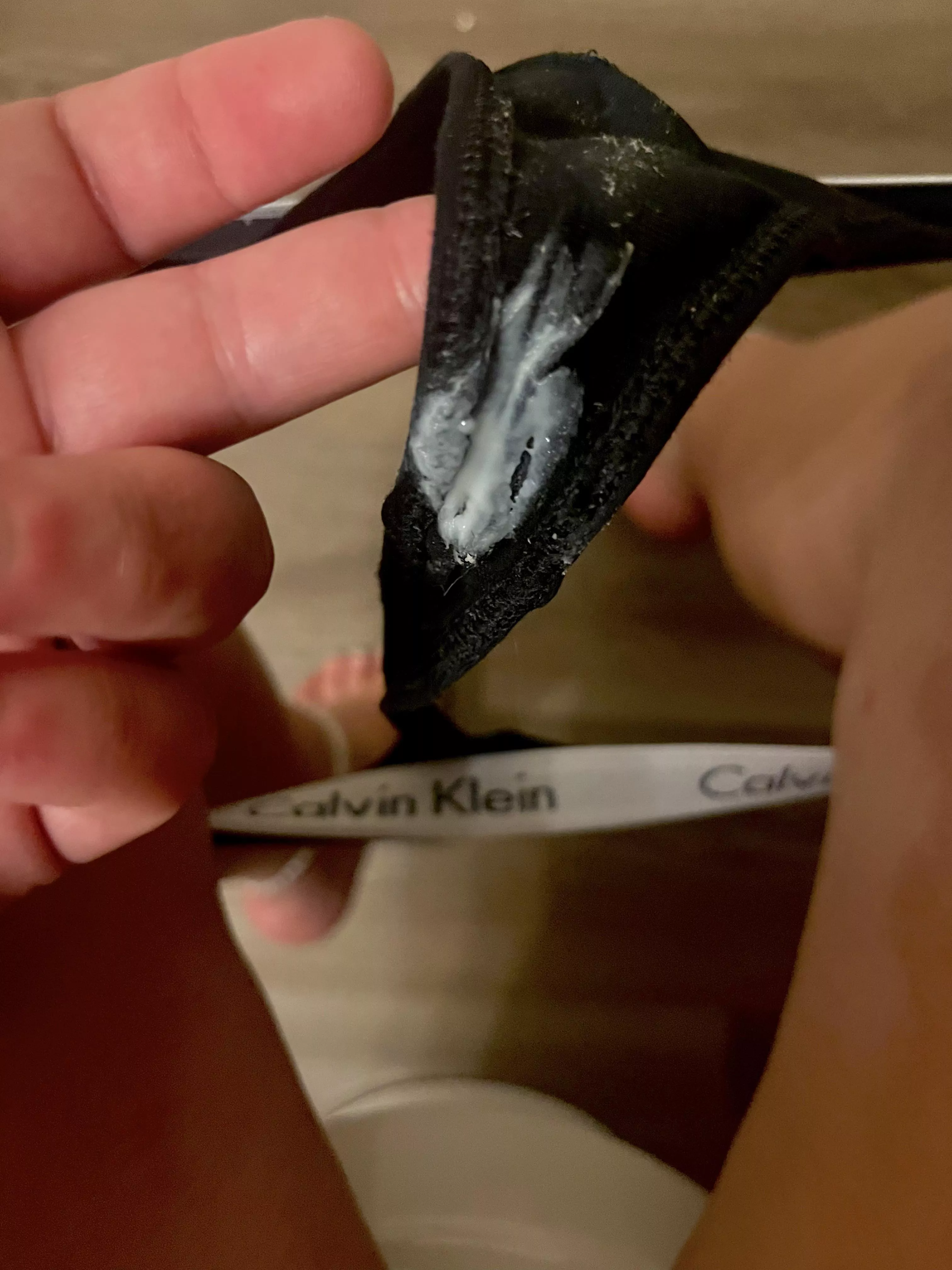 can you see my pretty pussy print?🤩