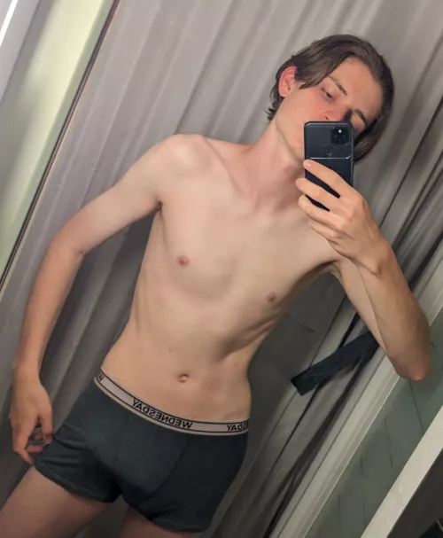 Hope you guys can like a more slim boi as well :) [19]