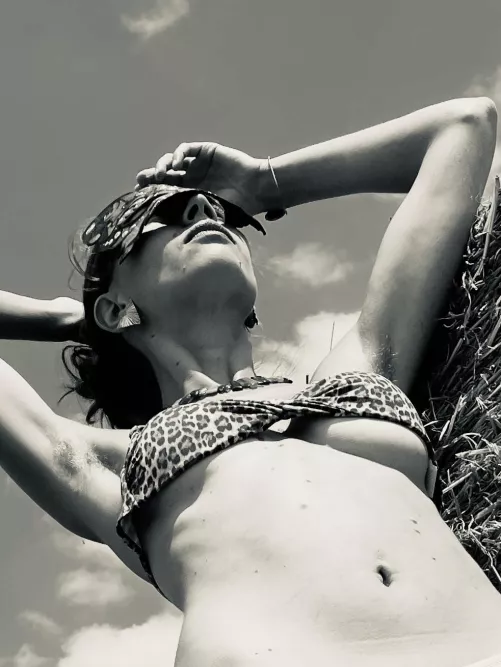 I look at the horizon.. where are you looking instead?😜❤️