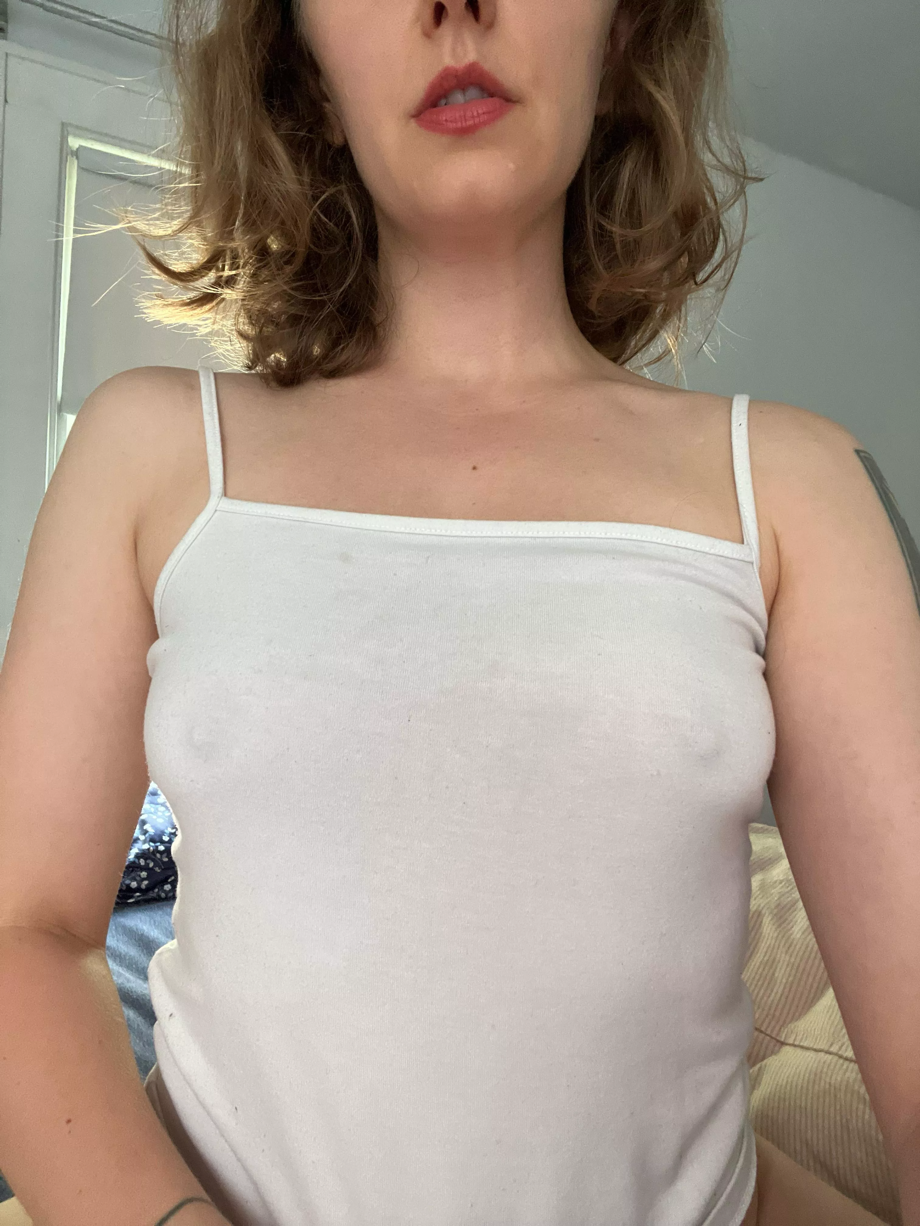 Sundays are for ditching the bra!