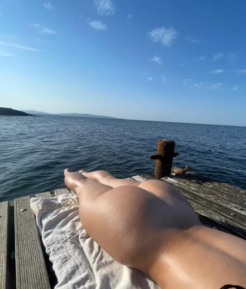 Tan & swim ☀️ 🌊