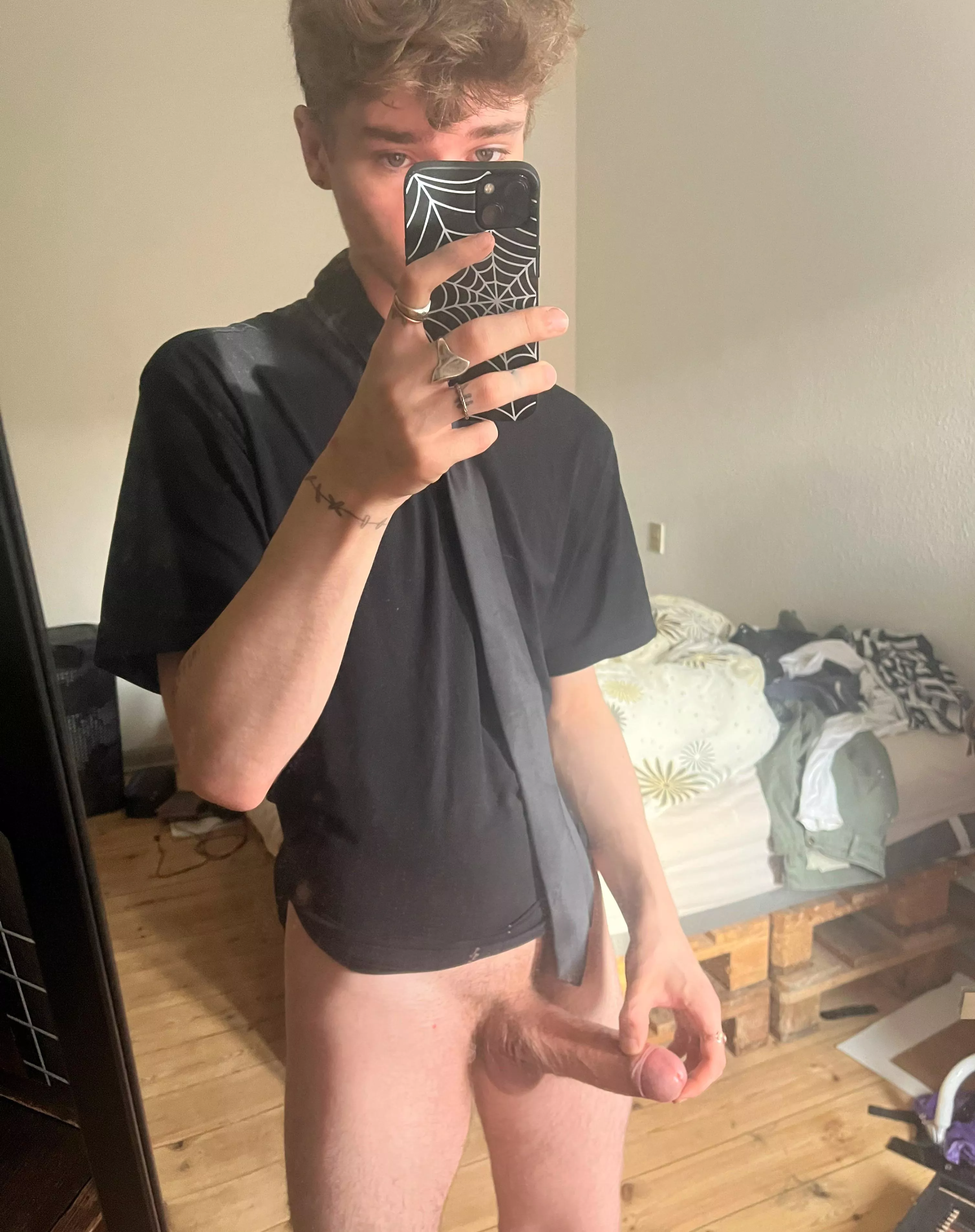 who will clean up my mess? not talking about my room ;)