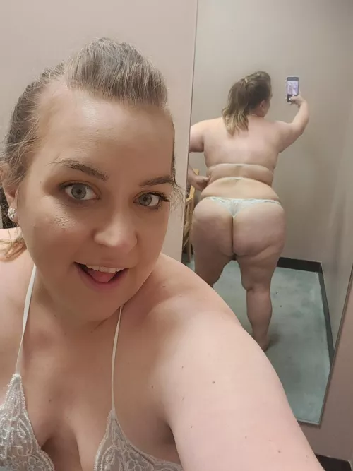 Who'd like to get behind this ass?!