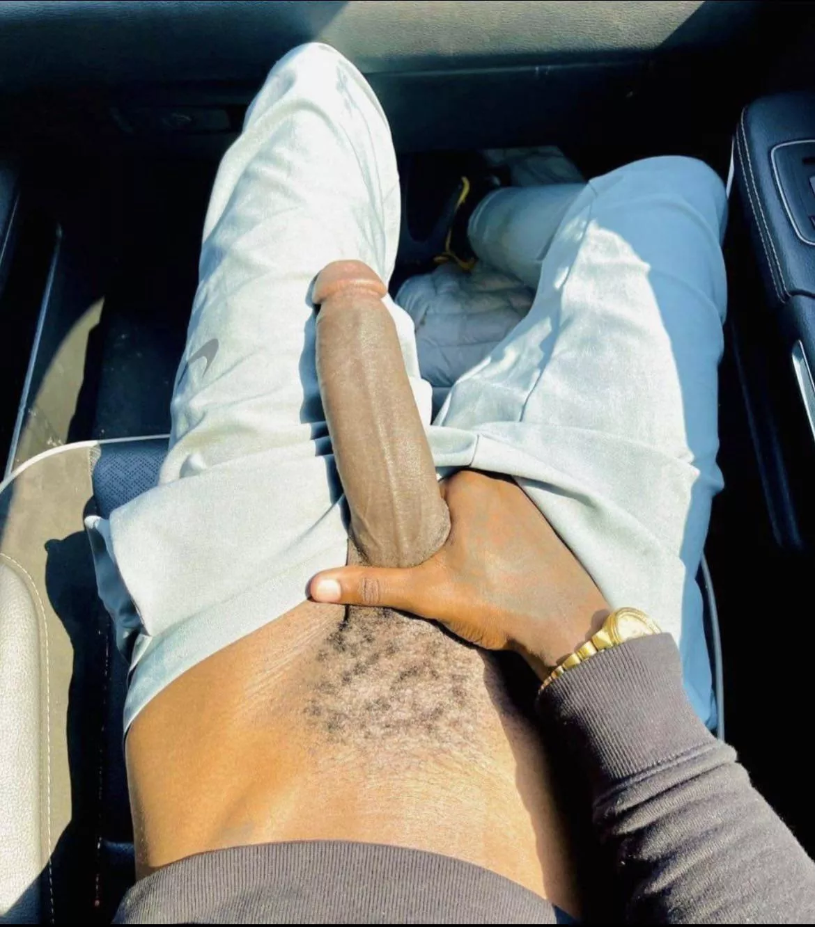 would u suck me off in the car