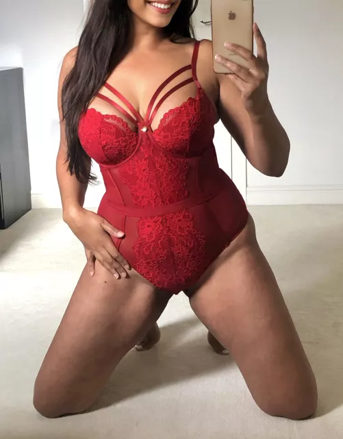 Cherry lips, curvy hips...🍒 British Punjabi Indian