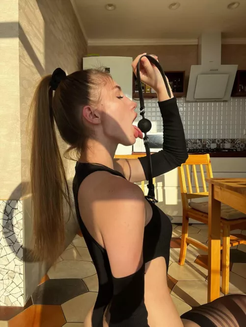 Daddy’s going to have a good day, any volunteers to help😈 [F]