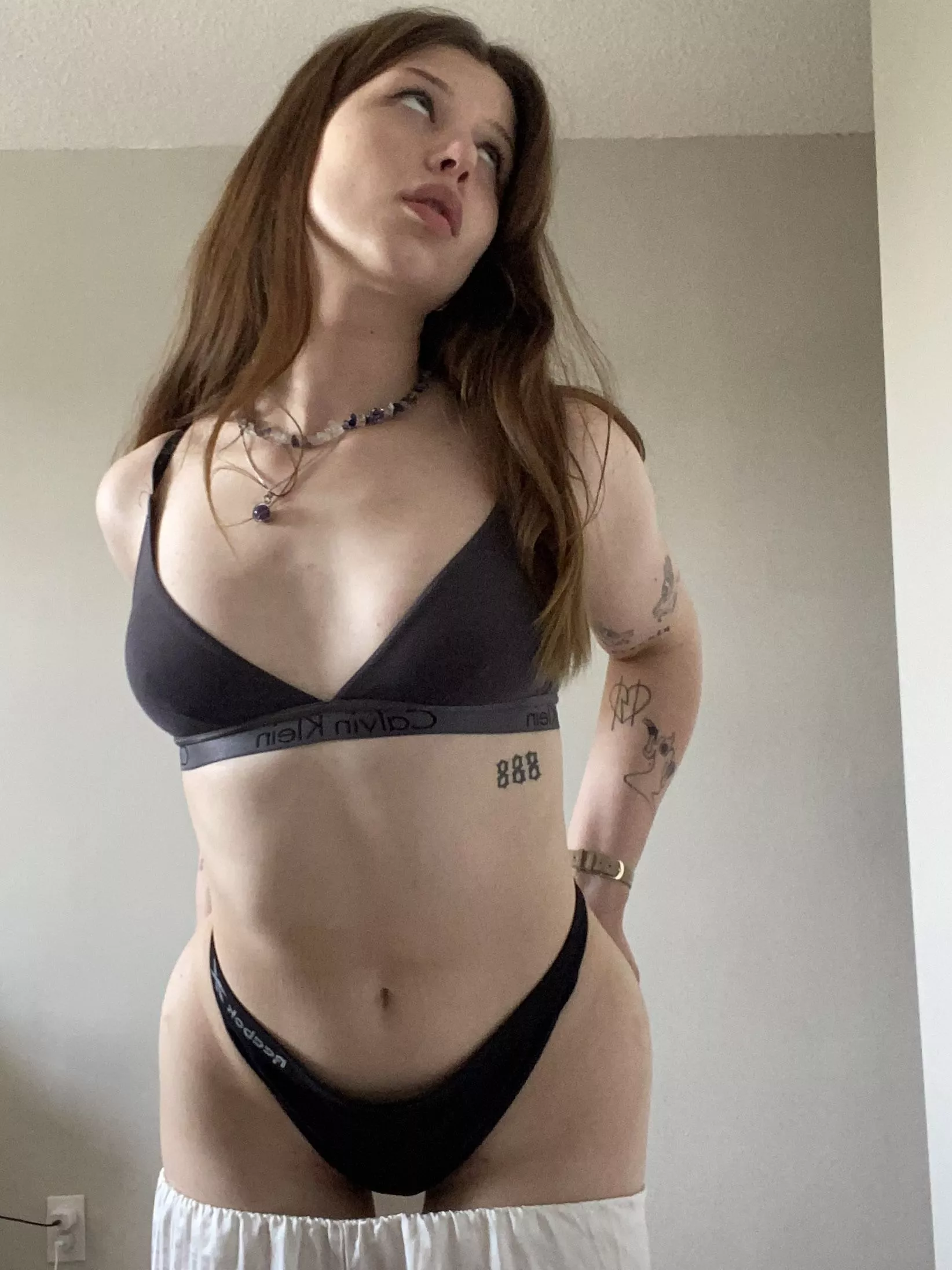 I can't stress out how I'm craving to be filled by older men today