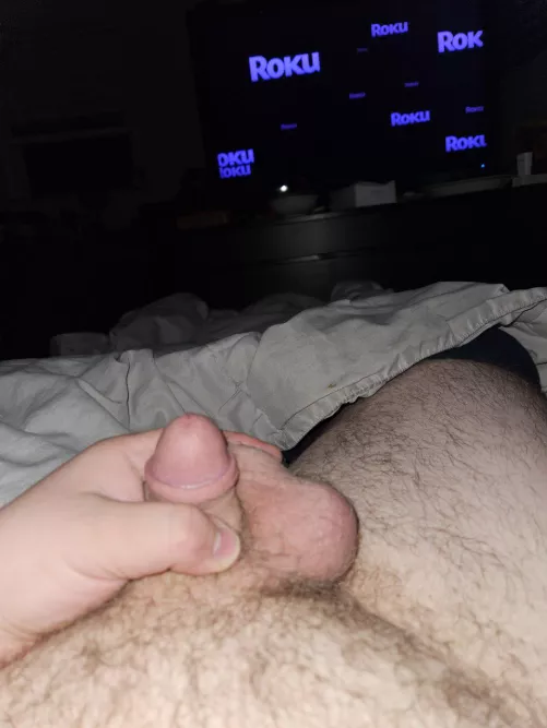 I wanna see your fat cock vs my little one. Hmu to compare or show off your fat cock lol