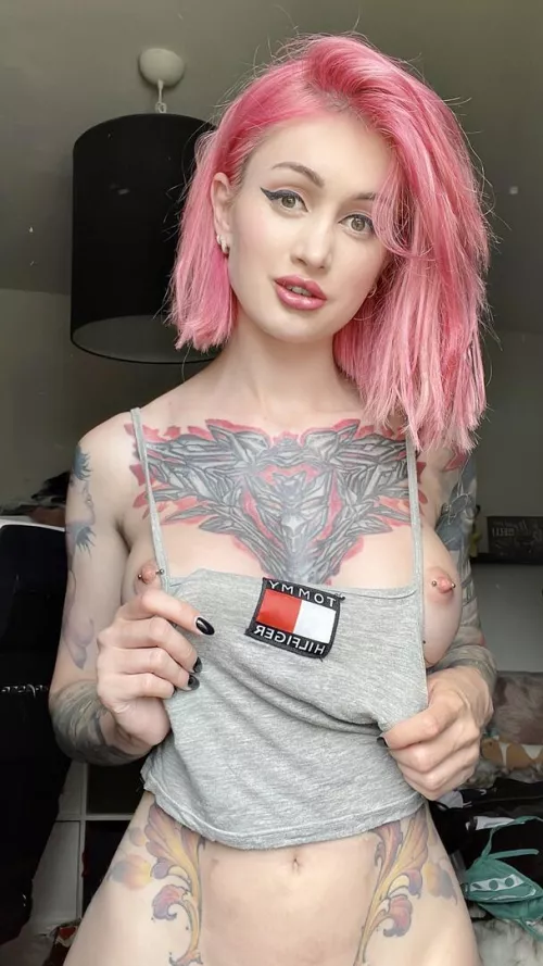 Is this little girl even legal?