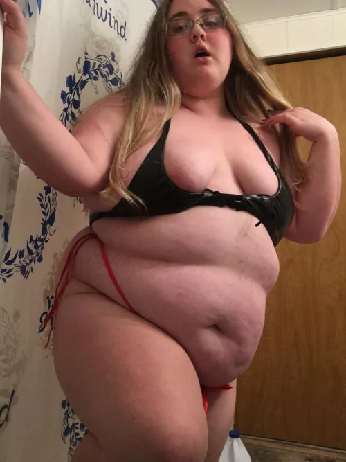 Please tell me if you would fuck me.. it makes my pussy so wet