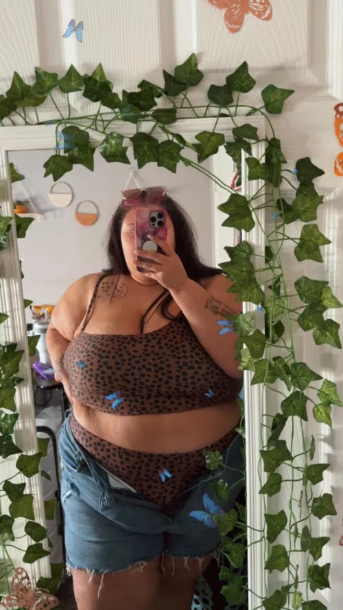 Starting to fill this bathing suit up nicely🤤😮‍💨