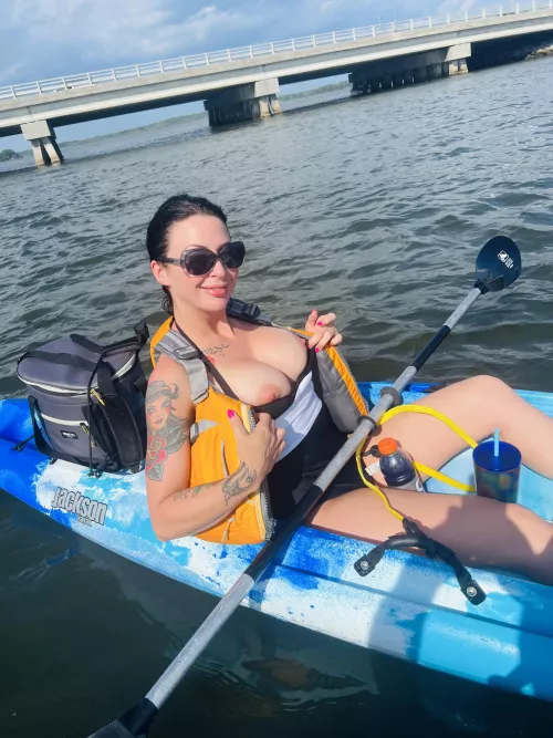 Suns out, guns out ☀️