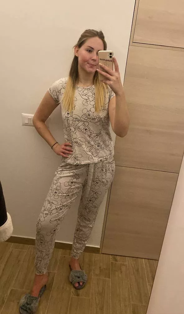 Swedish Blonde in pijamas :)
