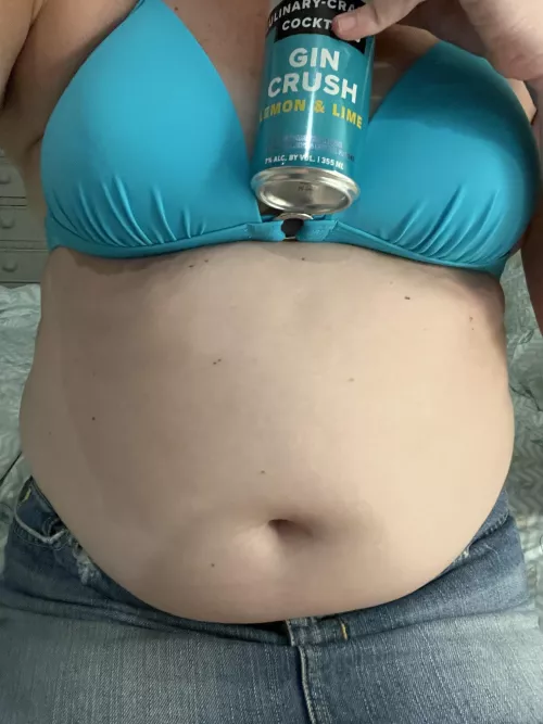 Was told to cut back on beer because getting “a little heavy” and my “waistline is getting a little too round, got a beer gut growing.” Switched to seltzers. Do I look a little slimmer? Or do the pizza and donut habit need to go as well?