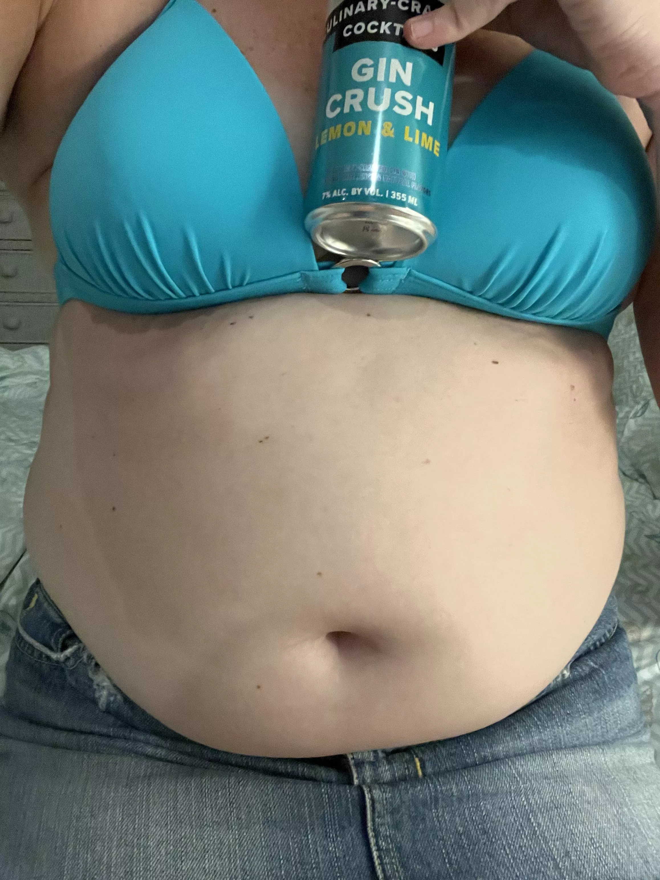 Was told to cut back on beer because getting “a little heavy” and my “waistline is getting a little too round, got a beer gut growing.” Switched to seltzers. Do I look a little slimmer? Or do the pizza and donut habit need to go as well?