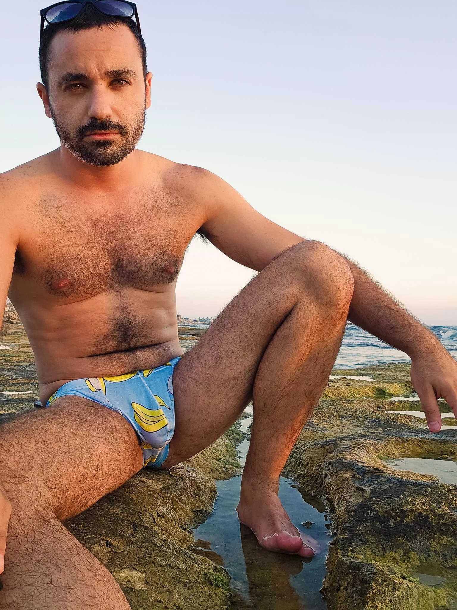 Who would come to the sea to swim with me?