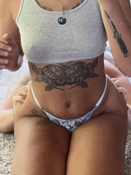 Button in the front, party in the back. [img]