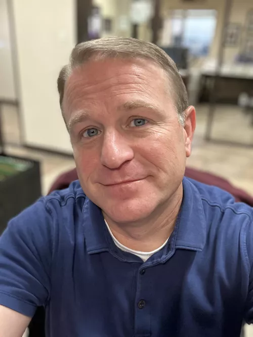 Happy Thursday. Hold tight to those you love and cherish. They will be your anchor when life begins to throw you about. Hold fast to that lifeline. The storm always ends. The peace always follows. I’ll send you ❤️ to give you strength. You’re nev