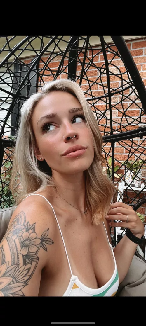 Hiii someone know this model???