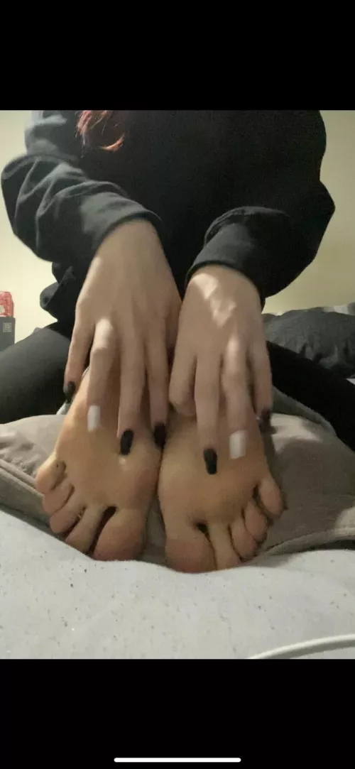 i love tickling my friends hehe<3