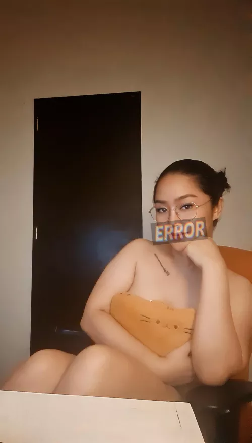 I'm like a statue, Stuck staring right at you. Got me (f)rozen in my tracks. So amazed how you take me back, Each and every time our love collapsed.