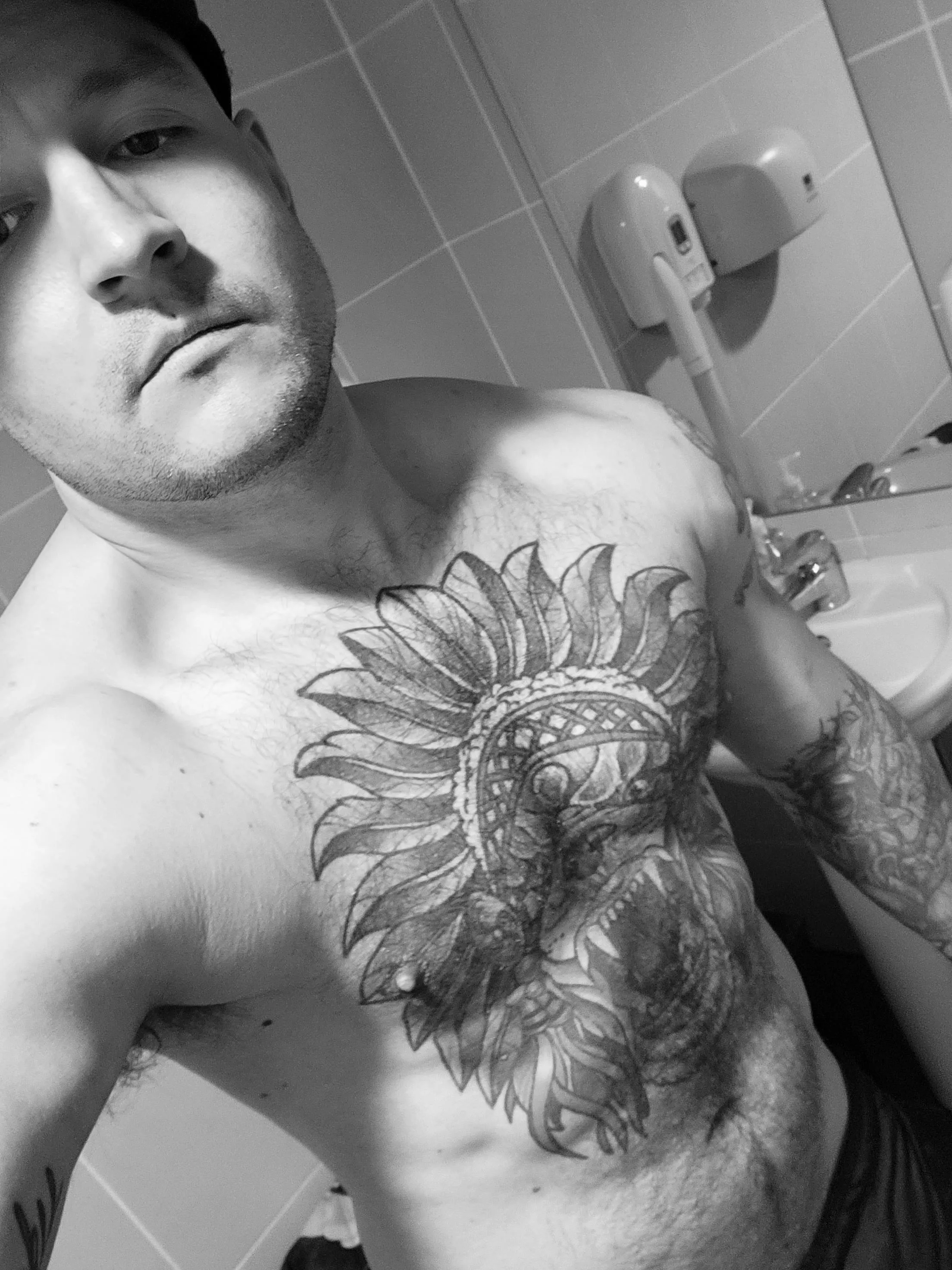 My gym lightings not bad.