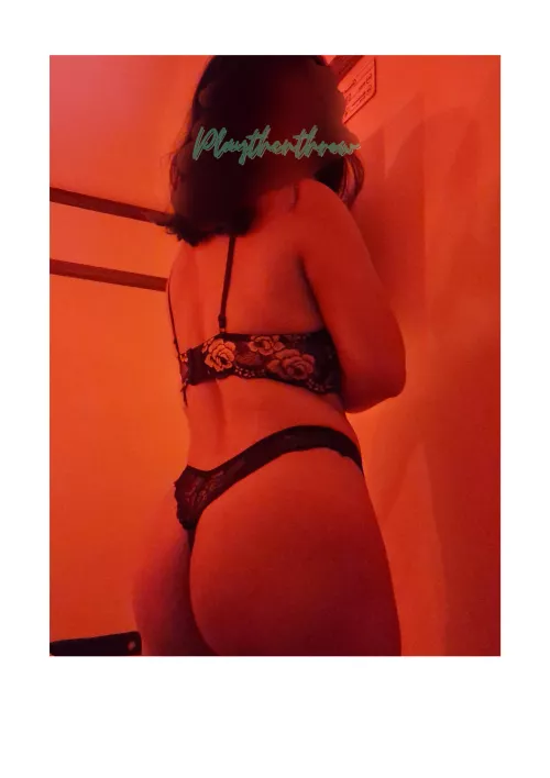 These, underneath a lazy day out(f)it. 🫦