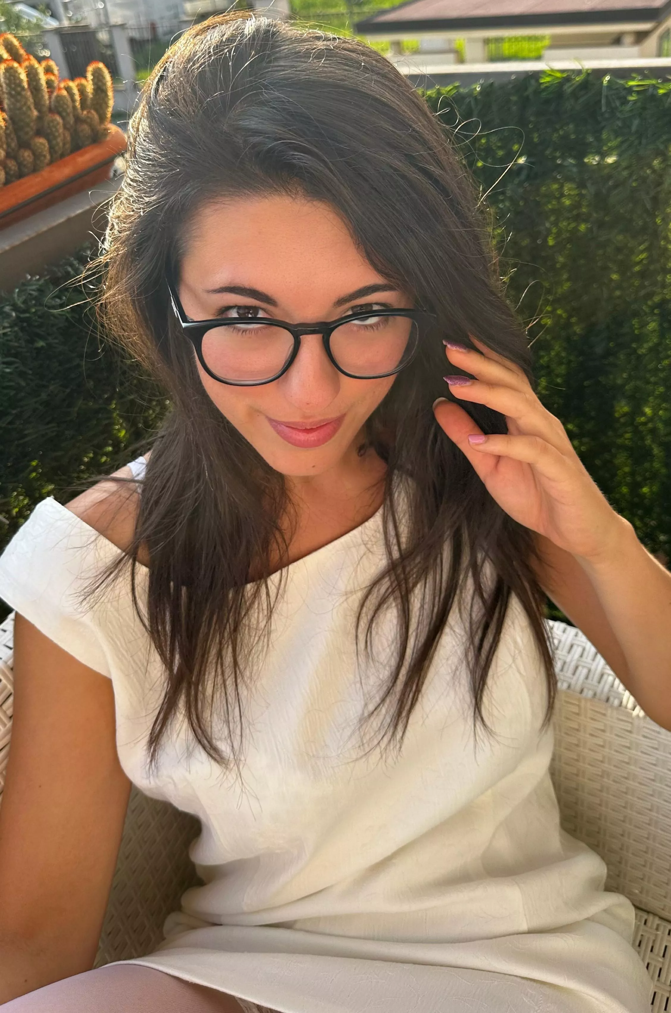 Wearing glasses gives me a 70's touch <3 so cutee F19