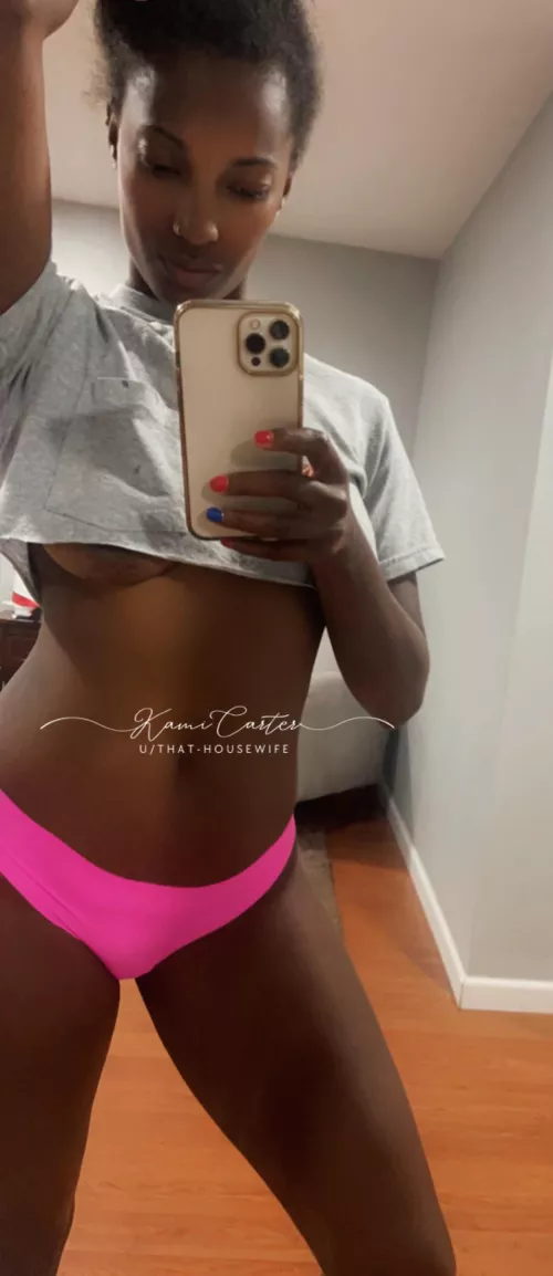 Who likes under boobs? 🫦