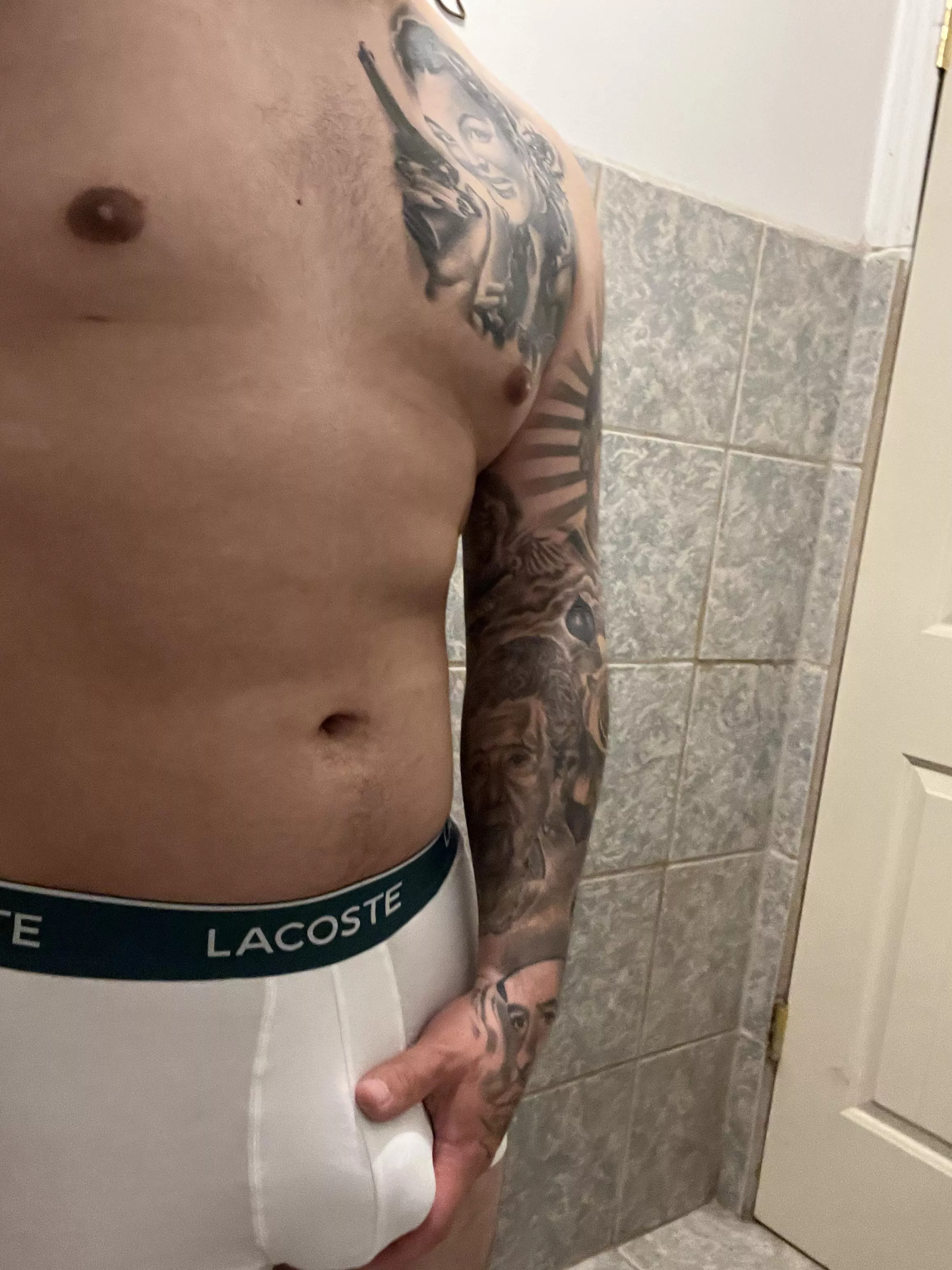 27M visiting 8/5-8 couples/looking for a good weekend. Also travel often to SoCal