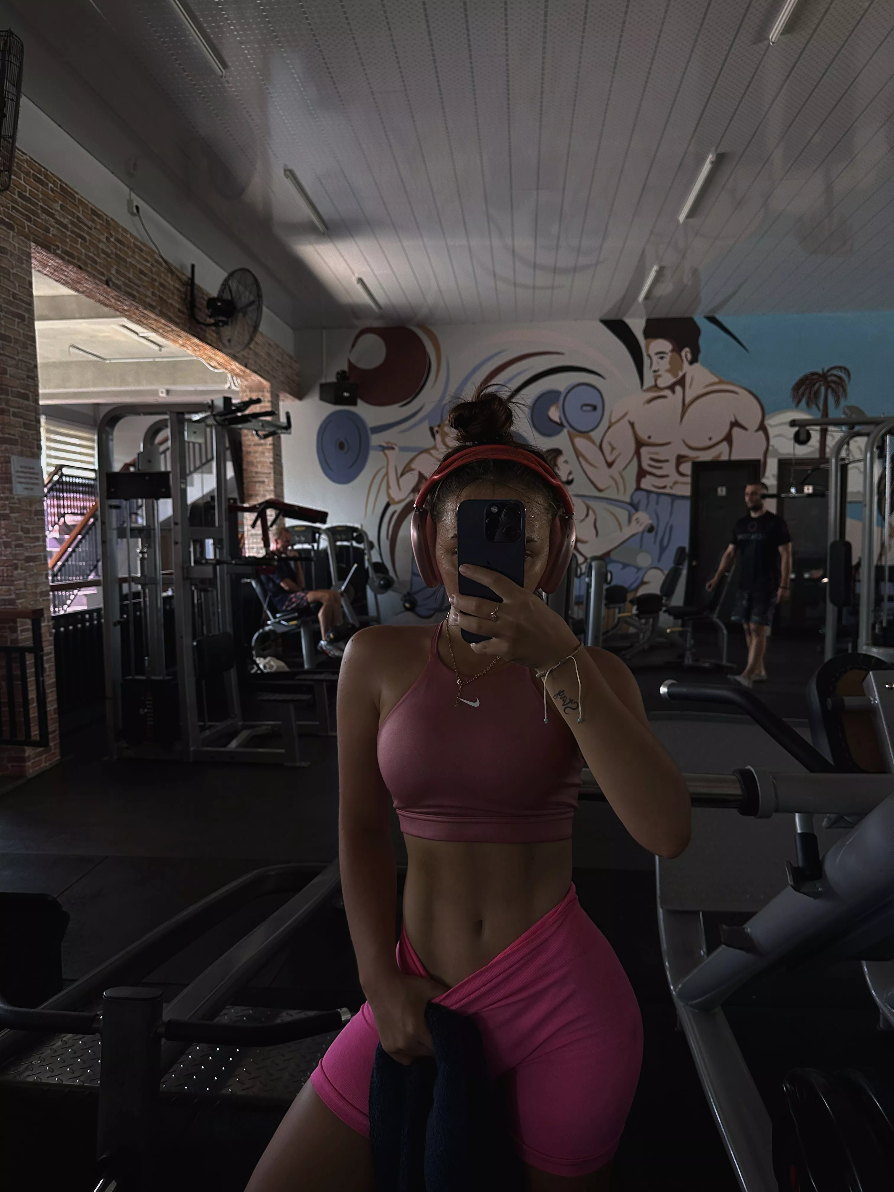 Are you telling me you haven't seen my ass yet?